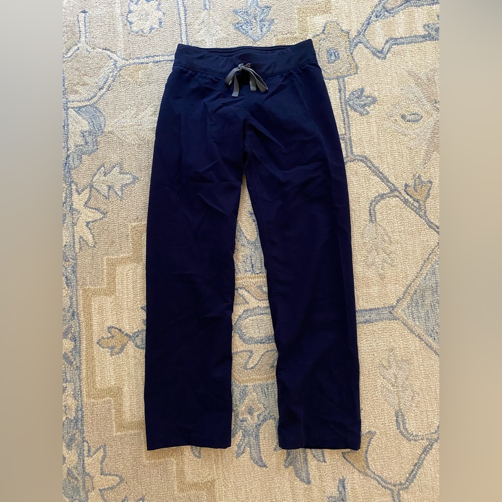 FIGS XXS Petite scrub bottoms.